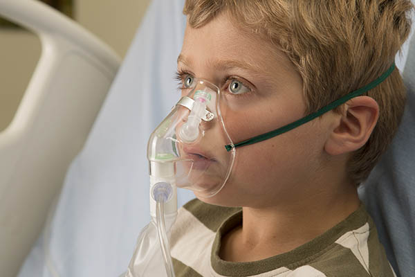 Máscara pediátrica Respi-Check™ de concentração elevada de oxigénio, com indicador respiratório e tubo, 2,1 m